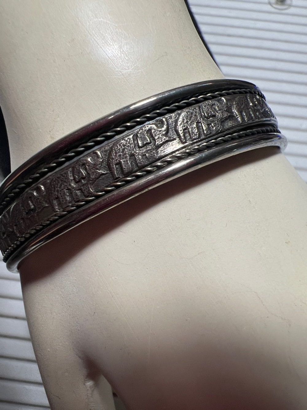 Silver-Tone Elephant Motif Cuff Bracelet - Men Accessories